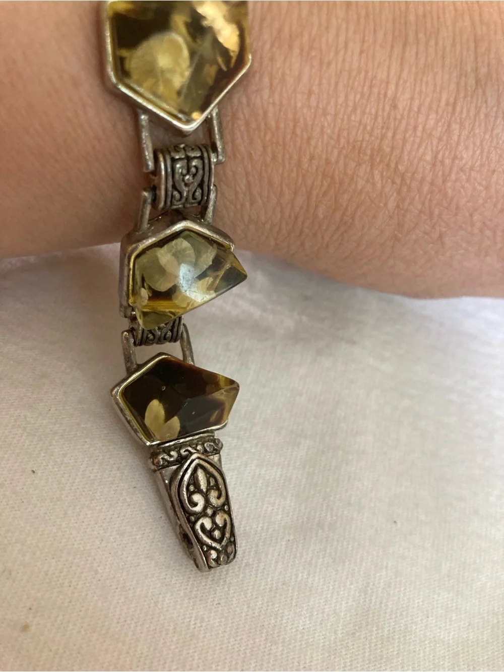 Yellow Green Stones Vintage Bracelet Magnetic Clasp